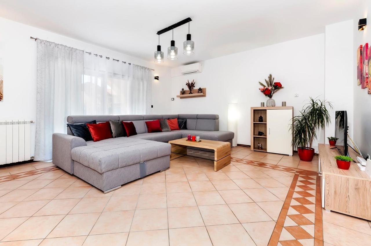 Apartment St. Antonio Rovigno Esterno foto