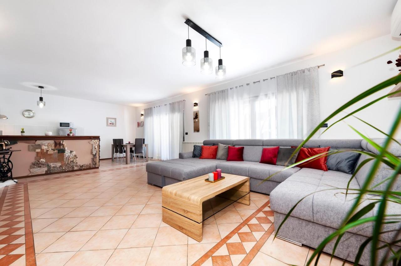 Apartment St. Antonio Rovigno Esterno foto