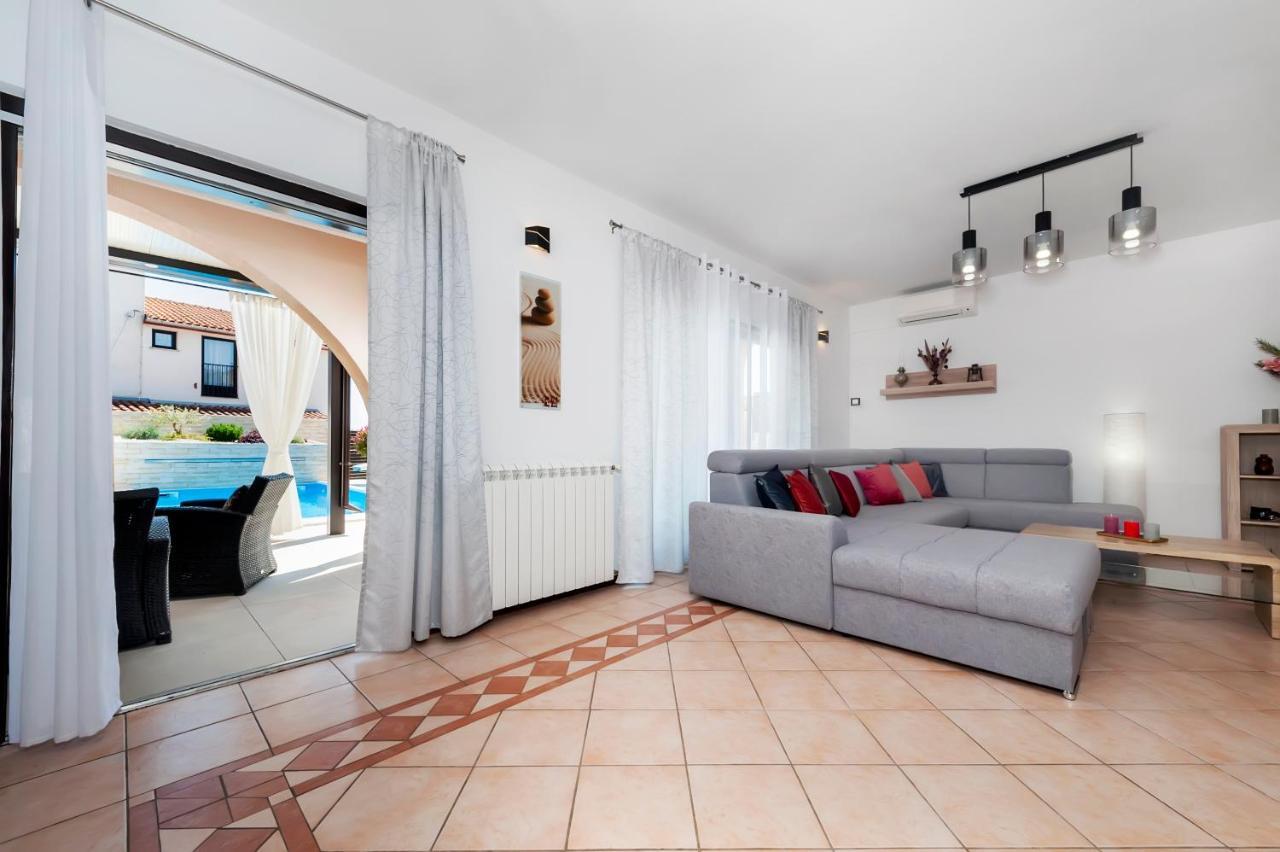 Apartment St. Antonio Rovigno Esterno foto